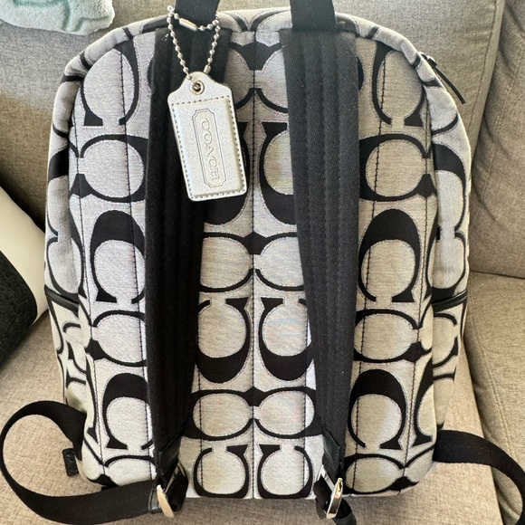 Coach Poppy Signature Backpack - Picture 3 of 9